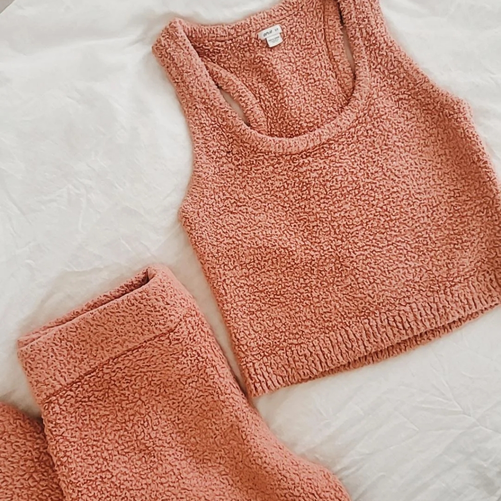 Aerie lounge set